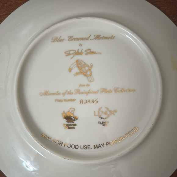 Miracles of the Rainforest Plate Collection Lenox 1995 - Picture 2 of 3